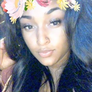 Meet your Posher, Neea